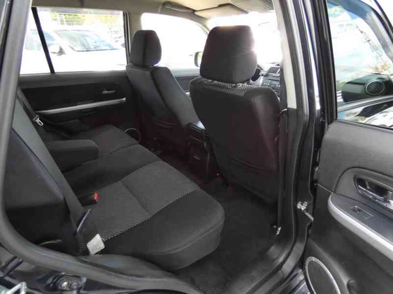 Suzuki Grand Vitara 2,0i benzín 103kw - foto 8