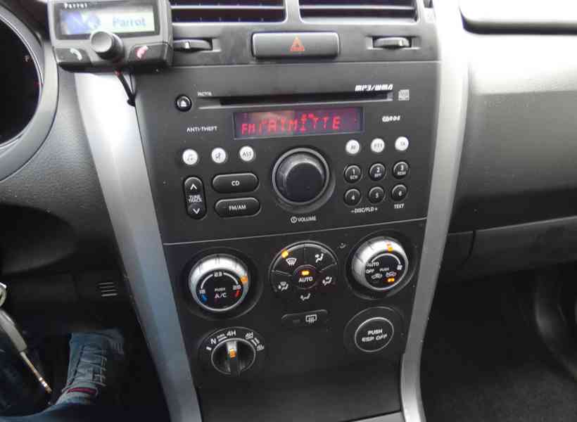 Suzuki Grand Vitara 2,0i benzín 103kw - foto 12