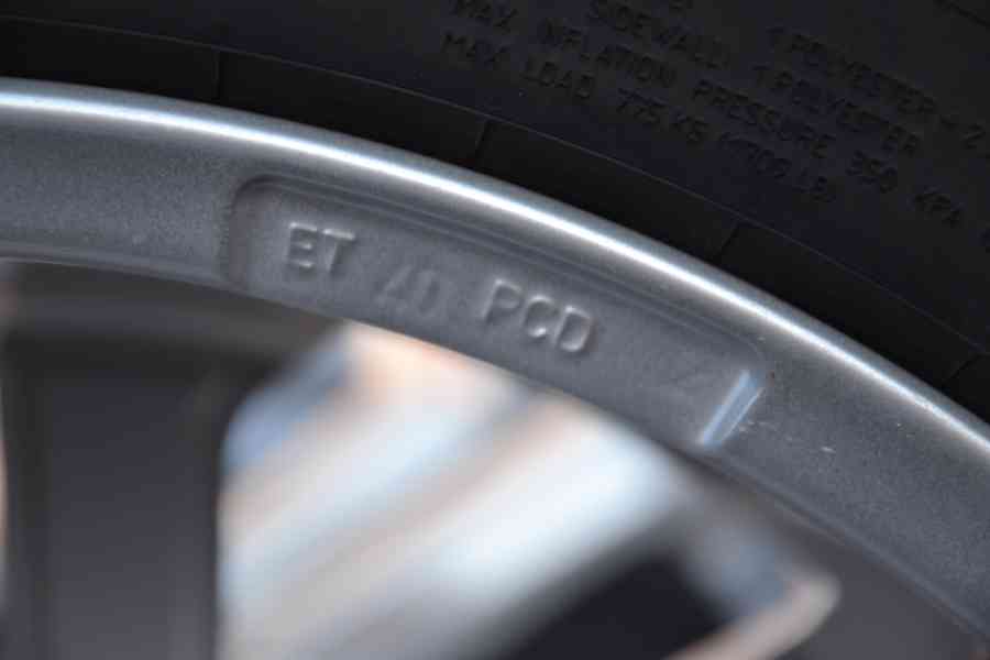 Š.Kodiaq,(2)/VW Tiguan/S.Taracco-NOVÁ zimní Alu sada -215/65 - foto 4