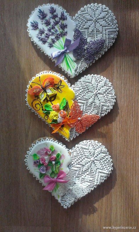 Děkovné perníkové srdce s levandulemi,růžemi a motýly - foto 1