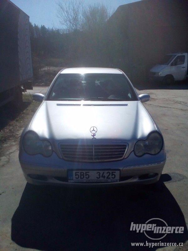 Prodám Mercedes-Benz C 220 CDI r.v 2002 - foto 2