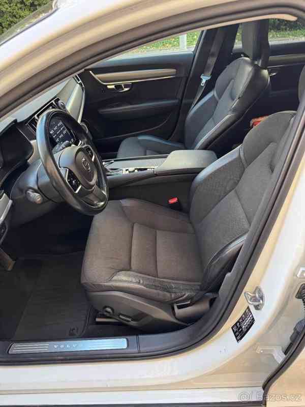 Volvo V90 2,0   MOMENTUM, 2018, D4 142KW, 8.st - foto 18