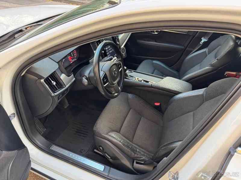 Volvo V90 2,0   MOMENTUM, 2018, D4 142KW, 8.st - foto 6