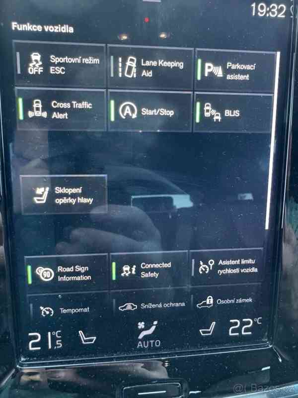 Volvo V90 2,0   MOMENTUM, 2018, D4 142KW, 8.st - foto 12