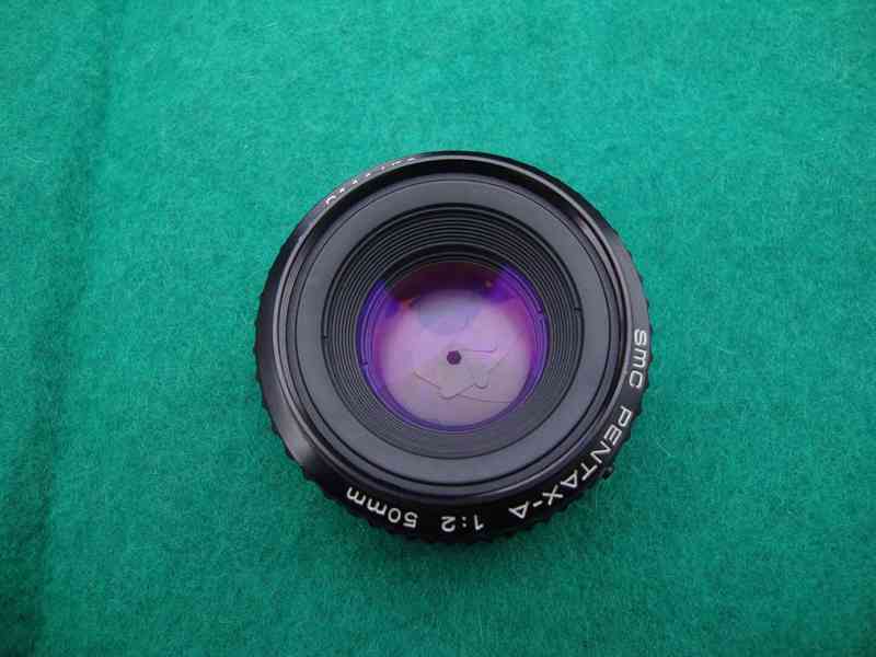 Objektiv SMC Pentax - A 1:2 50mm pěkný plně funkční clona - foto 1