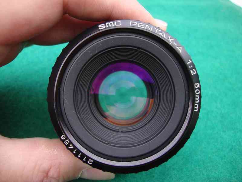 Objektiv SMC Pentax - A 1:2 50mm pěkný plně funkční clona - foto 14
