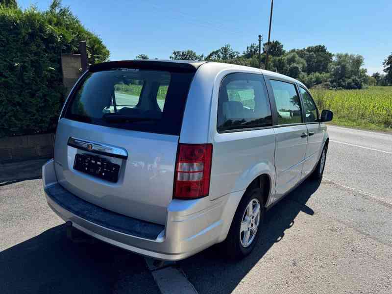 Chrysler Grand Voyager RT 3.8 EU 2009 - foto 4