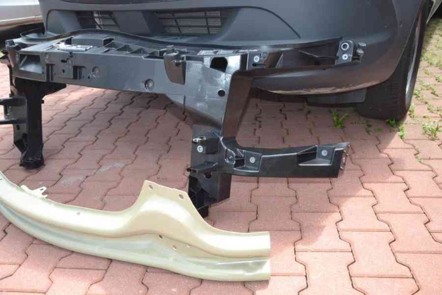 Mercedes-Benz Sprinter W910 přední nosník ,stěna - foto 2