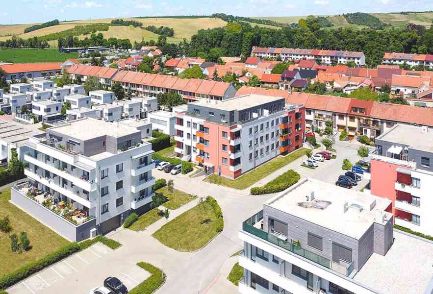 Pronájem garáž.stání  -  Slavkov u Brna. - foto 7