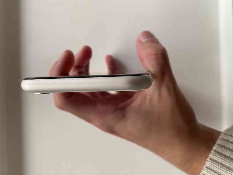 iPhone 11 64 GB - Perfektní stav - foto 6
