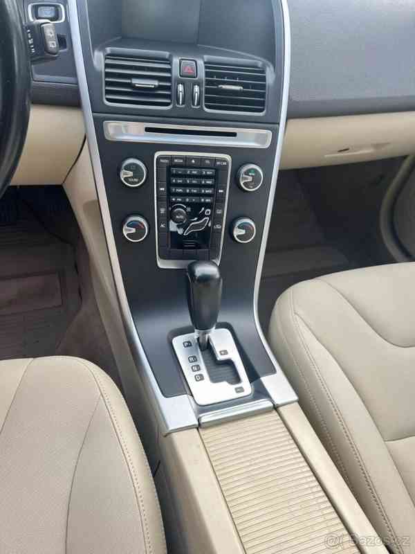 Volvo XC60 2,0   T - foto 14