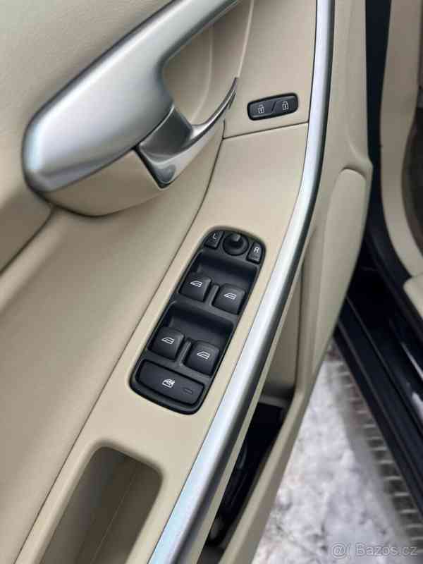 Volvo XC60 2,0   T - foto 15