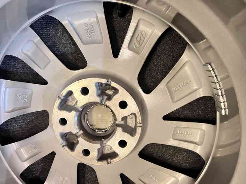 5x114,3 R17 originál disky Hyundai i30 Fastback - foto 7