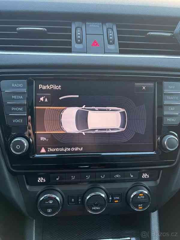 Škoda Octavia 2,0   3 RS Challenge TDI DSG 135kW - foto 18