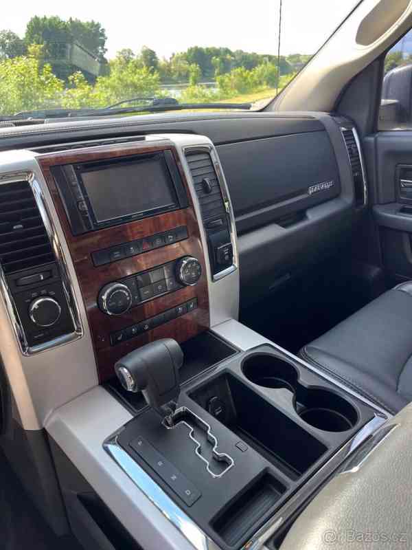 Dodge RAM 5,7 Hemi Laramie - foto 11
