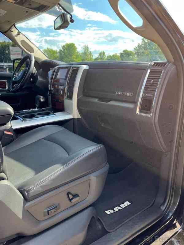 Dodge RAM 5,7 Hemi Laramie - foto 15
