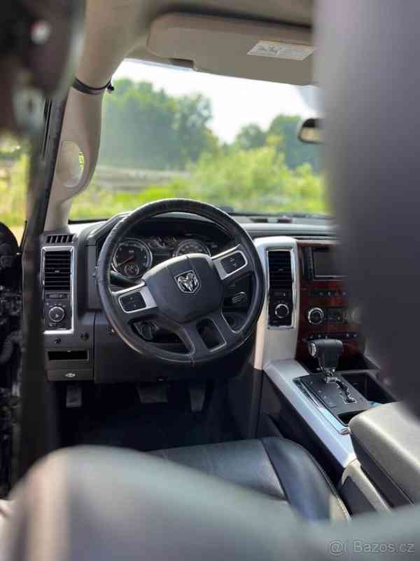 Dodge RAM 5,7 Hemi Laramie - foto 30
