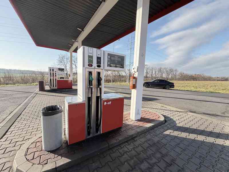 PRODEJ FUNKČNÍ ČERPACÍ STANICE PHM, V OBCI KLY-DOLNÍ VINICE - foto 4