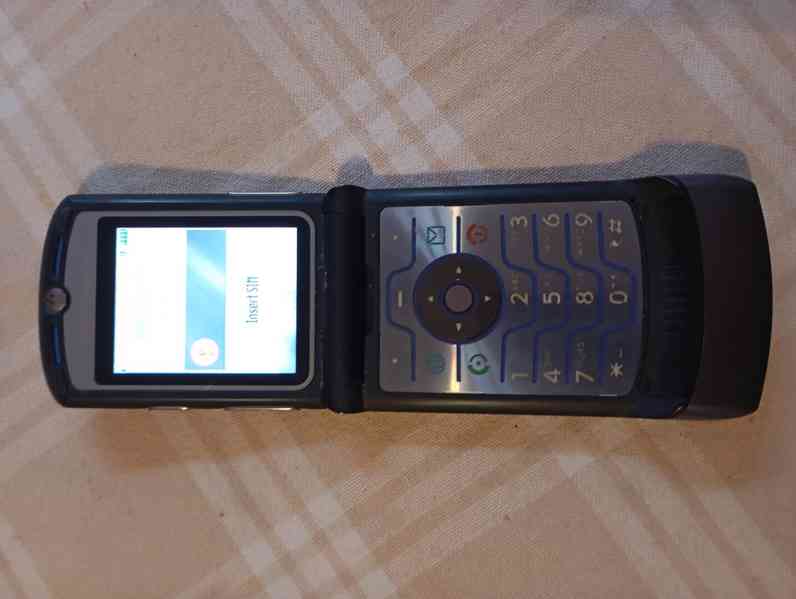 Mobilní telefon Motorola V3i Razr - foto 3