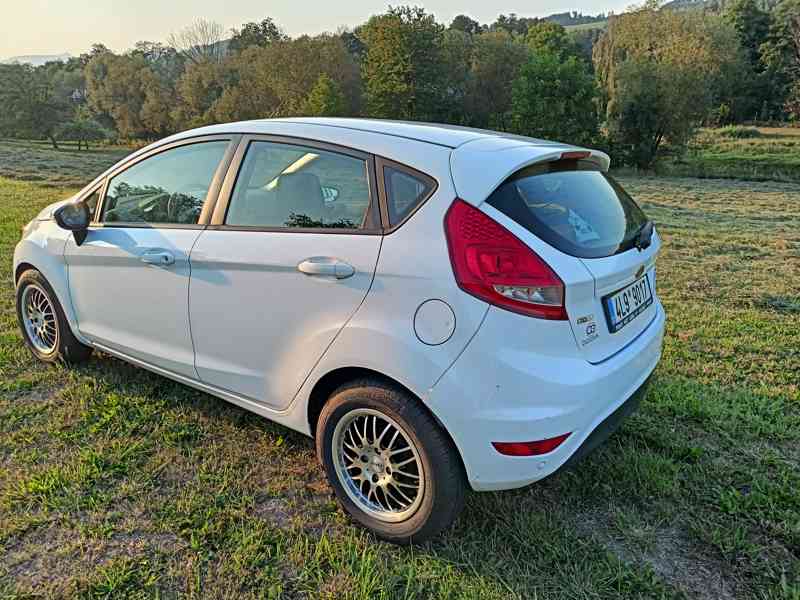 Ford Fiesta  - foto 4