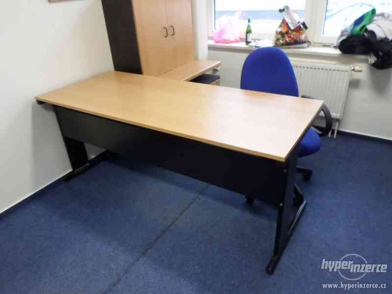 Kancelářský stůl, buk,černý zaoblený kraj 150 x 73 - foto 3