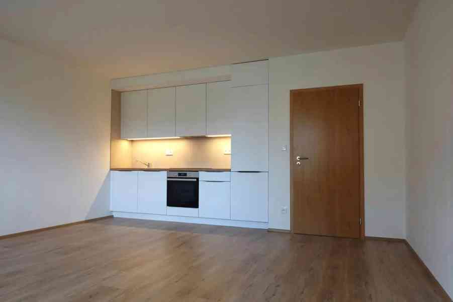 Pronájem bytu 1+kk 35 m²