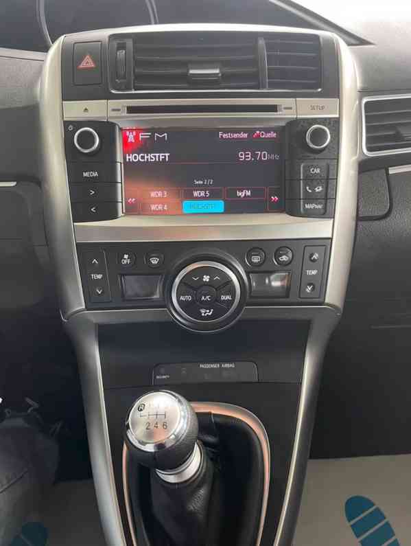 Toyota Verso 1.8i Life benzín 108kw - foto 14