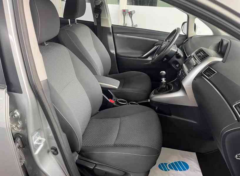 Toyota Verso 1.8i Life benzín 108kw - foto 18