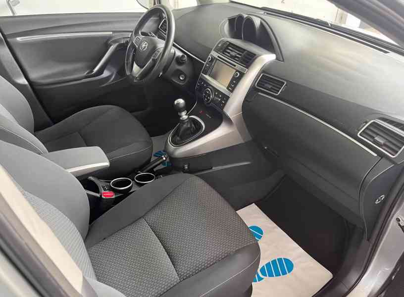 Toyota Verso 1.8i Life benzín 108kw - foto 17
