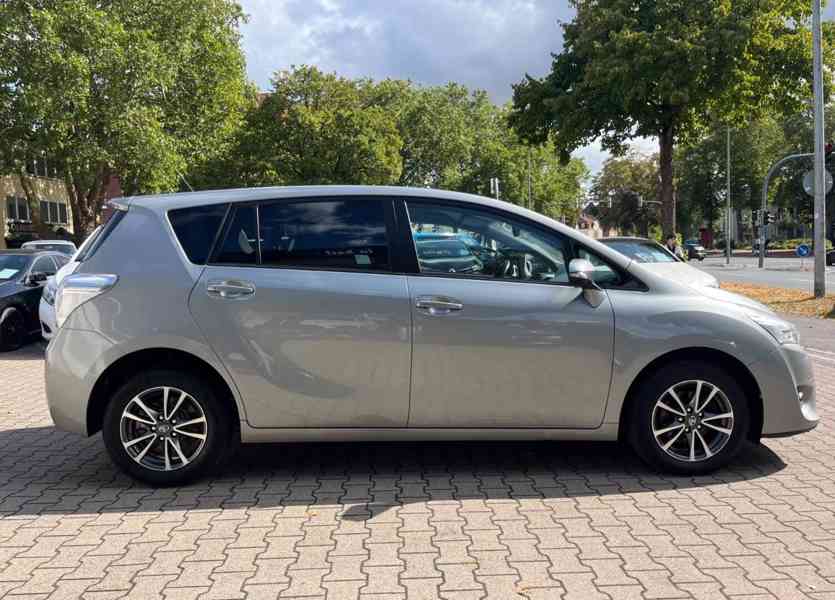 Toyota Verso 1.8i Life benzín 108kw - foto 4
