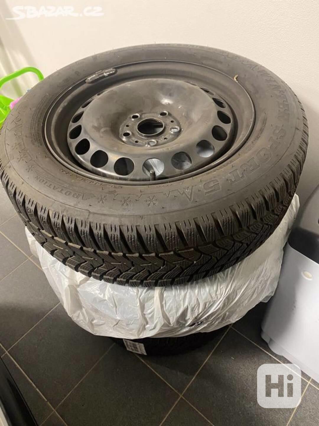 Zimní pneu DUNLOP 215/60 R16 - foto 1