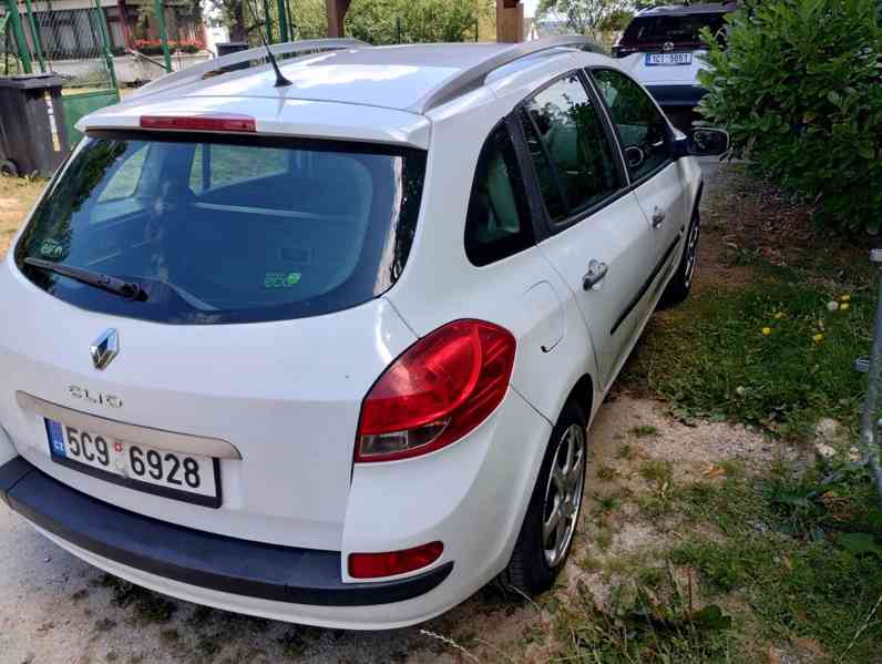 Renault Clio Grandtour 1.5 dCi z roku 2009 / 207192 km. (KR1 - foto 2