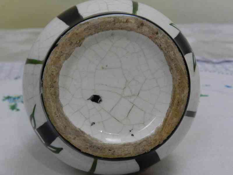 Zajímavá stará keramická ručně malovaná Vázička  - foto 5