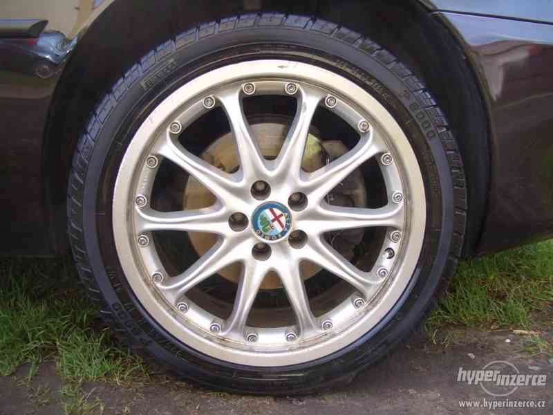 Alfa Romeo 147 1,6i TS 5D; 102.000 km, plně doložený servis - foto 9