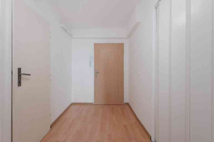 Prodej pronajatého bytu 2+1, plocha 70,5 m2, 3.NP,  Praha 10 - foto 9