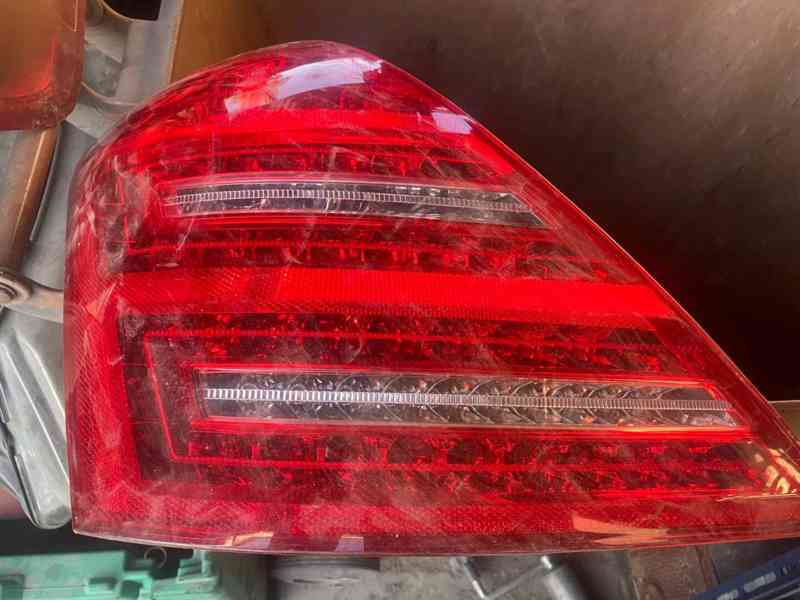 Mercedes GL164 Zadní světla A DALSI DILY INFO TEXT - foto 8
