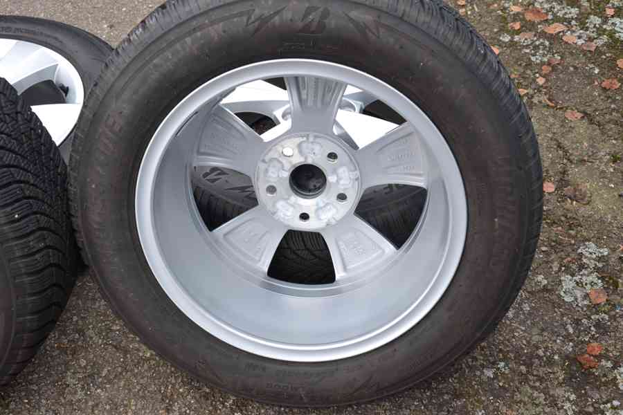 Škoda Octavia IV -ZÁNOVNÍ zimní orig.Alu sada-205/60R16 - foto 17