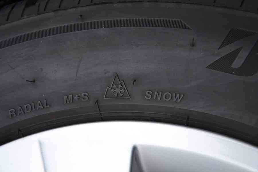 Škoda Octavia IV -ZÁNOVNÍ zimní orig.Alu sada-205/60R16 - foto 10