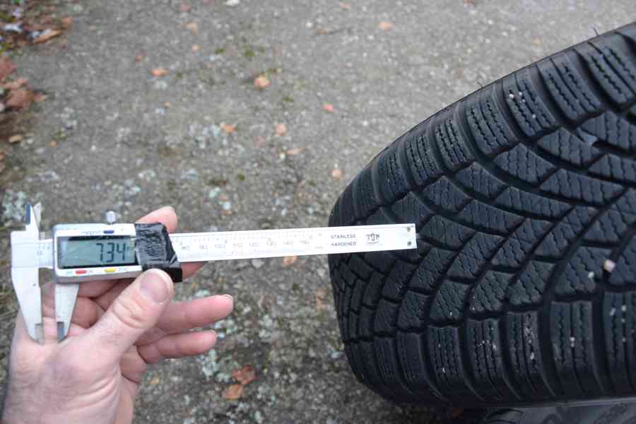 Škoda Octavia IV -ZÁNOVNÍ zimní orig.Alu sada-205/60R16 - foto 19