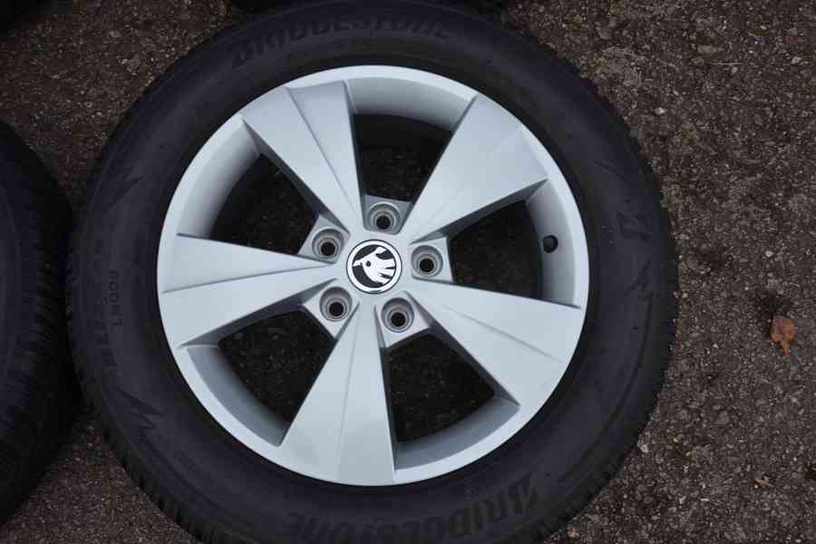 Škoda Octavia IV -ZÁNOVNÍ zimní orig.Alu sada-205/60R16 - foto 2