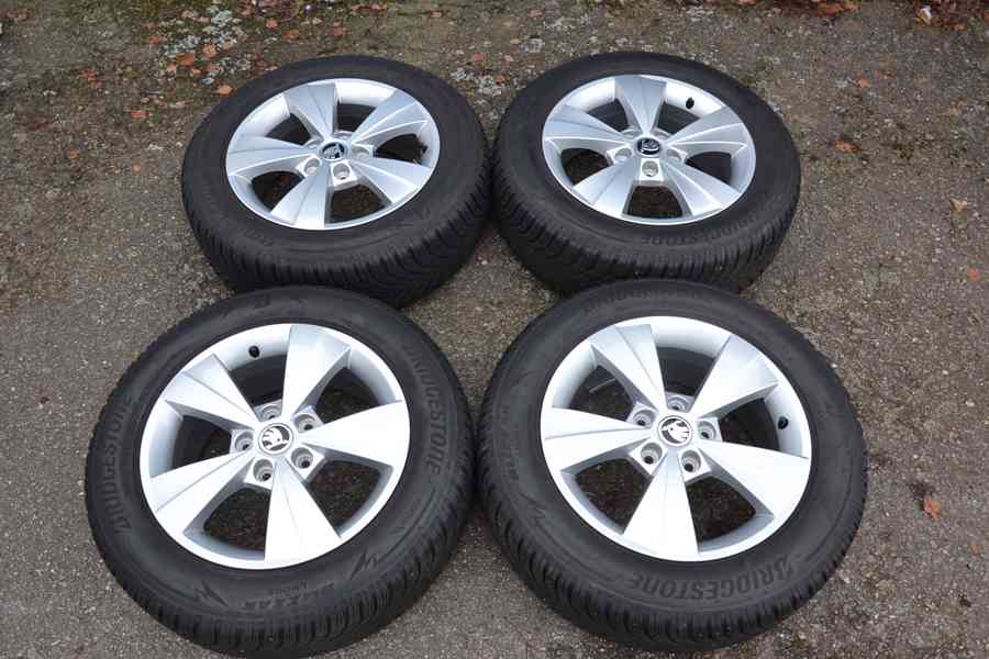 Škoda Octavia IV -ZÁNOVNÍ zimní orig.Alu sada-205/60R16