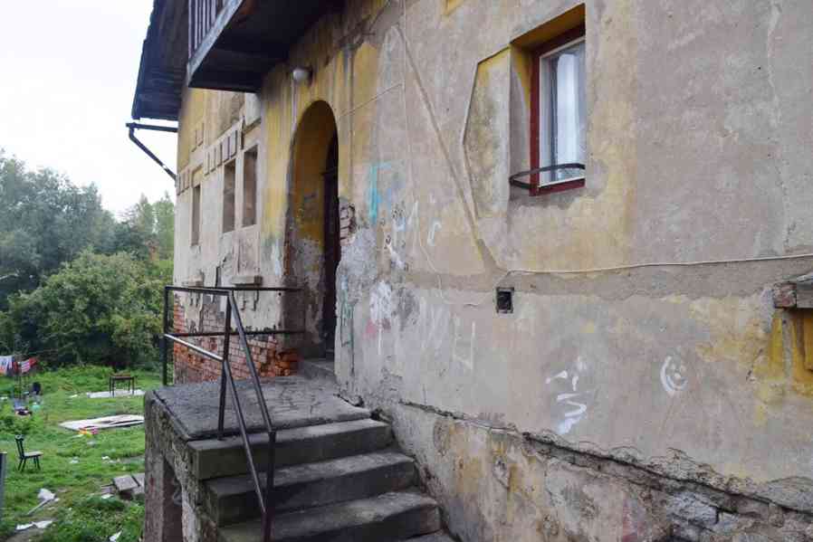 Prodej bytu 1+1 se zahradou ve Dvoře Králové - foto 3