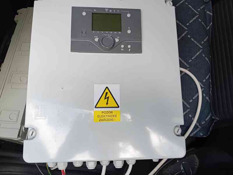 Regulátor +rozvaděč