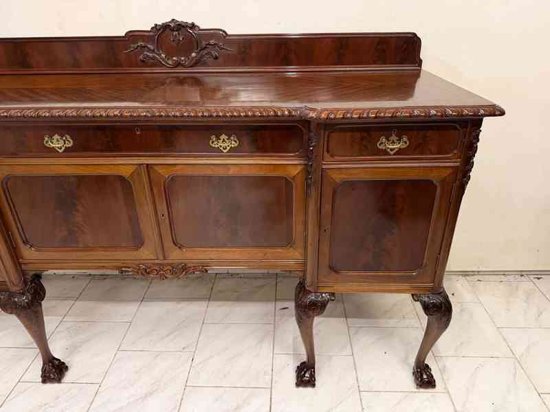 Starožitný bufet Chippendale - foto 5