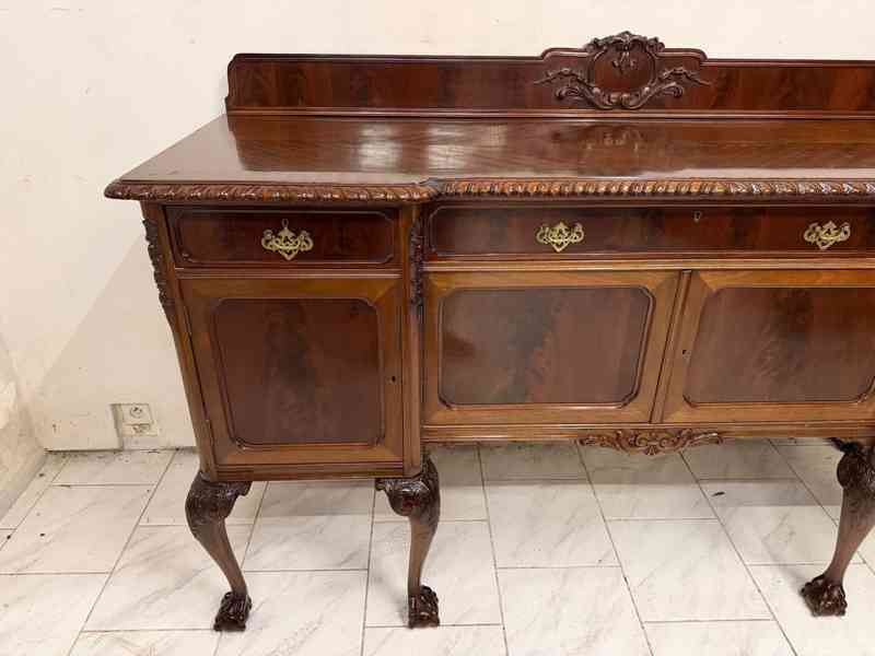 Starožitný bufet Chippendale - foto 4