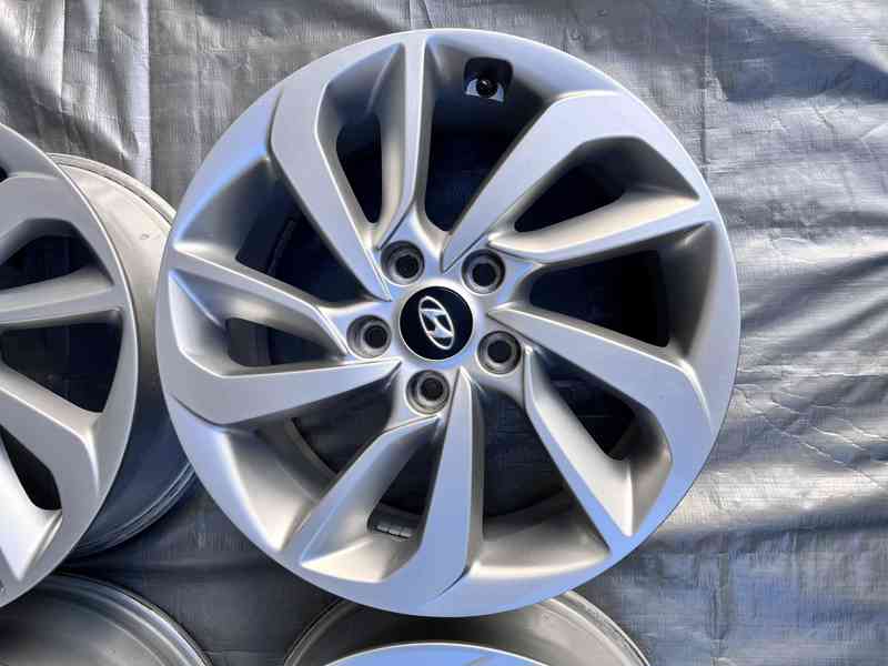 5x114,3 5x114 R17 originál disky alu  Hyundai Tucson  - foto 3