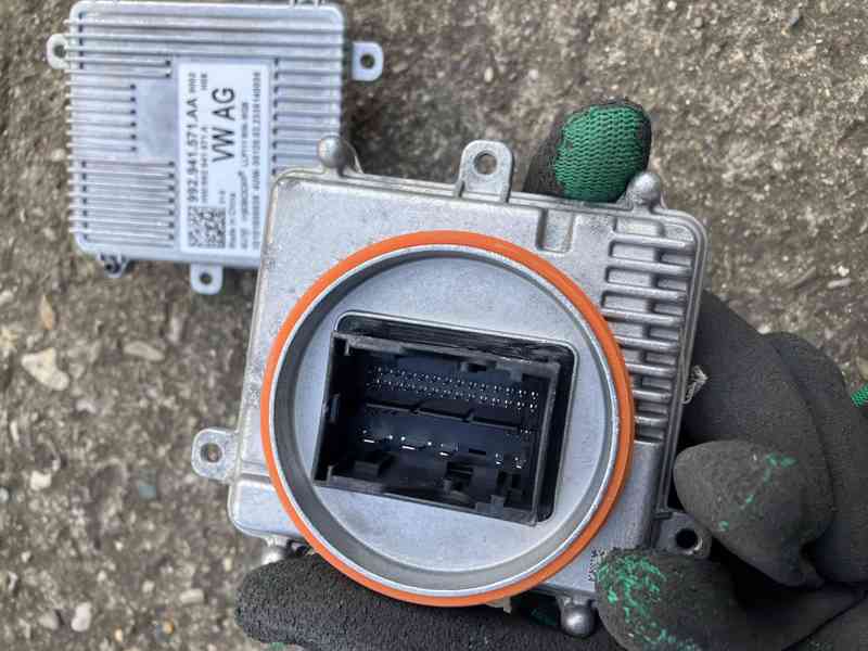 ridic jednotka LED svetla 992941571AA - foto 2