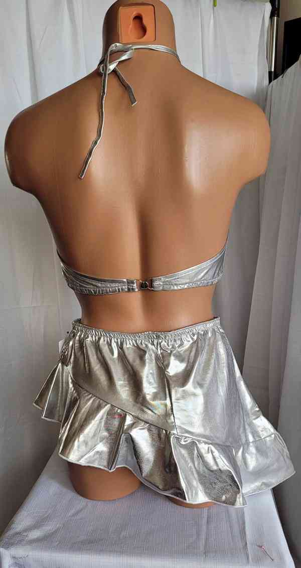 Stříbrná mini sukně + TOP Foxette - foto 3