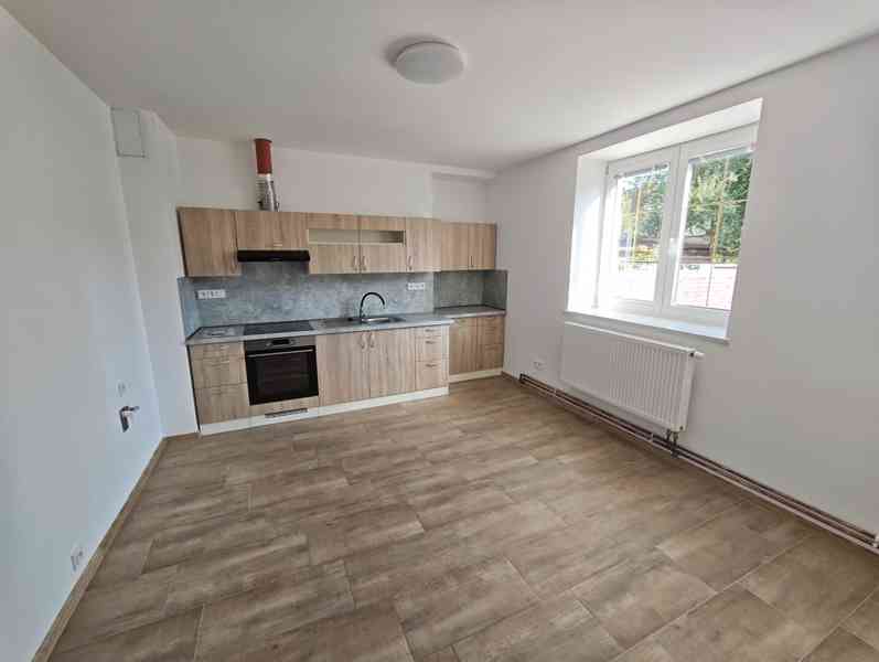 Pronájem bytu 2+1 69 m², Pardubice - Zelené Předměstí - foto 2