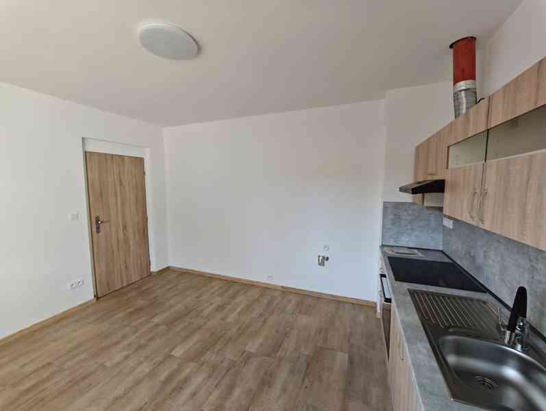 Pronájem bytu 2+1 69 m², Pardubice - Zelené Předměstí - foto 3